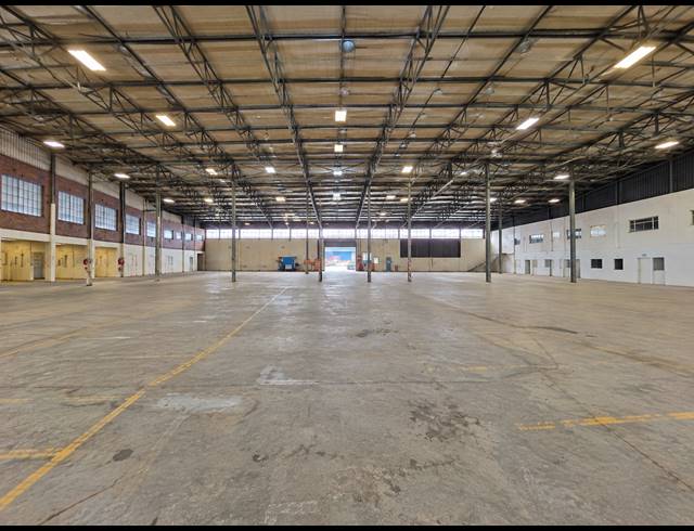 7,559M² FACTORY TO LET IN ROBERTSHAM